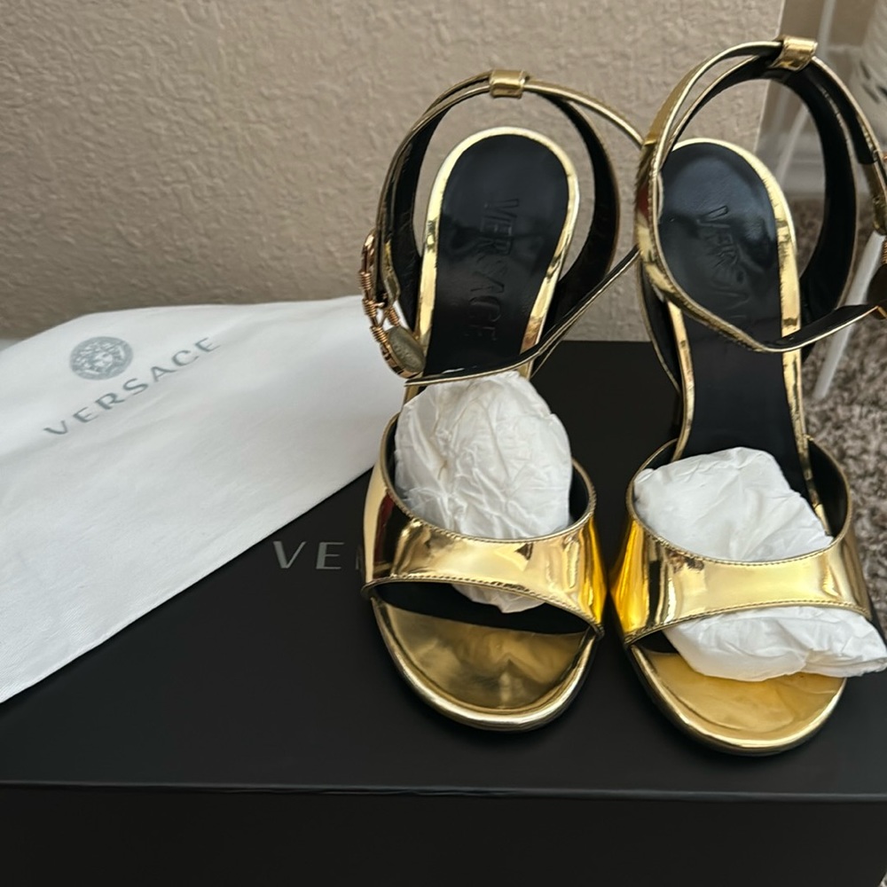 VERSACE mirror gold heel.
